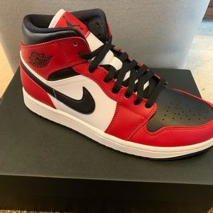 Jordan 1 Mid Chicago Size 8